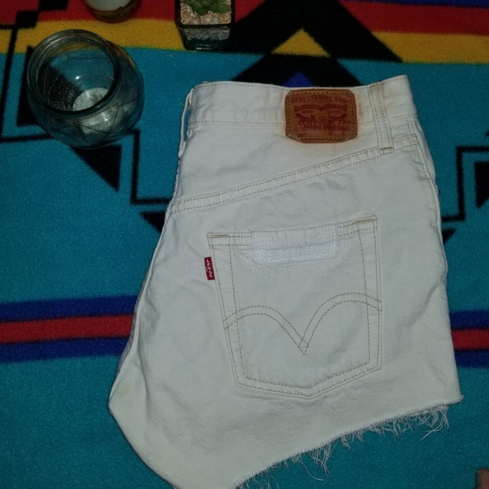High Waisted Levi White Shorts